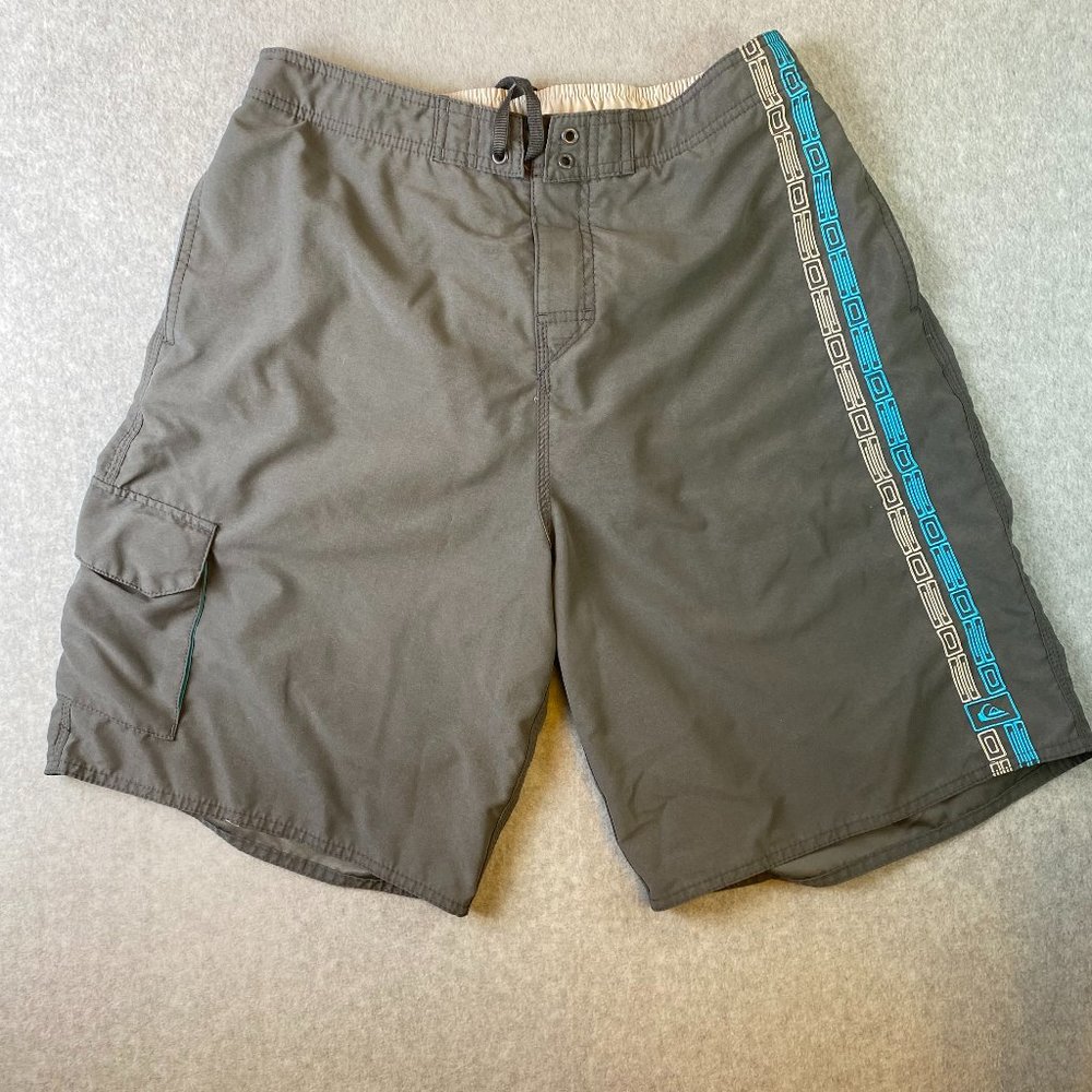 Quicksilver Men's Large Grey  Swim trunks